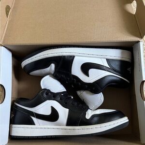 Nike Air Jordan 1 Low “Panda” very good condition with the original box